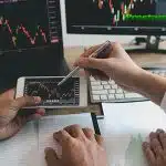 Cómo Comprar con Acciones de Capital Disminuyendo los Riesgos